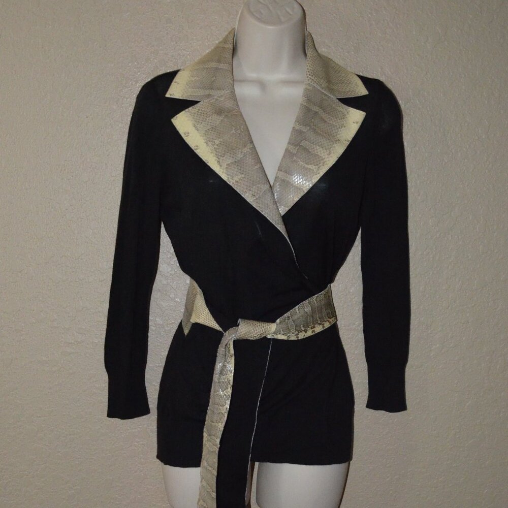 42 S Dolce & Gabbana Black Lightweight Knit Wrap Snakeskin Collar Belt Sweater